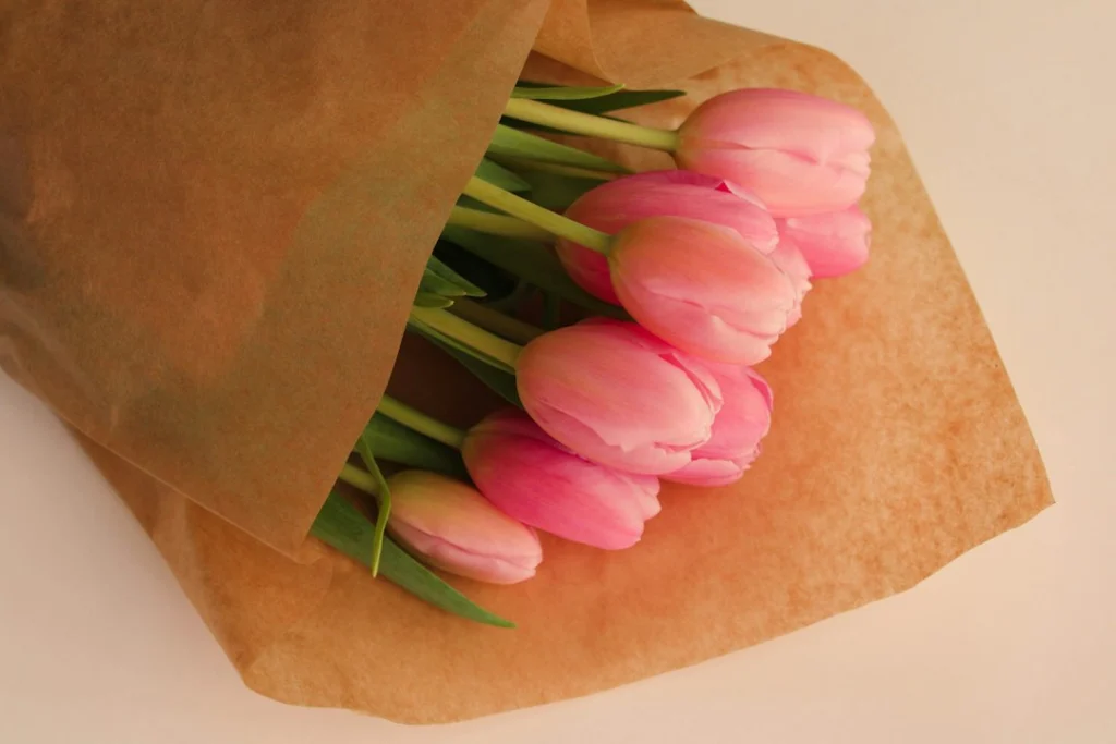 Cómo elegir flores para una primera cita: 5 opciones seguras